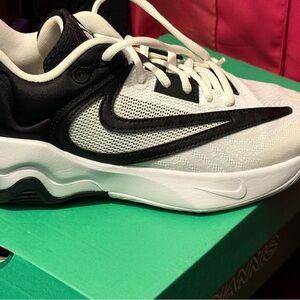 Nike Black and White Athletic Shoes